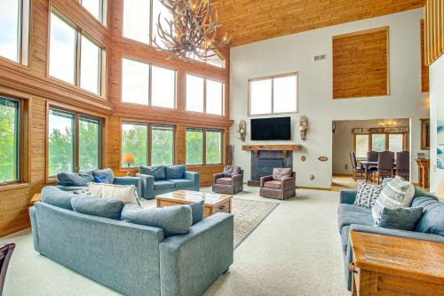 Day Casa | Waterfront Central Wisconsin Cabin with Indoor Pool!