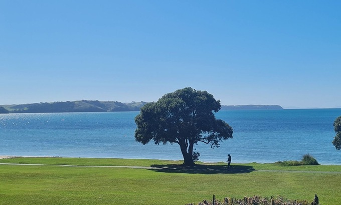 Snells Beach Casa | Waterfront Charm - Snells Beach Holiday Home