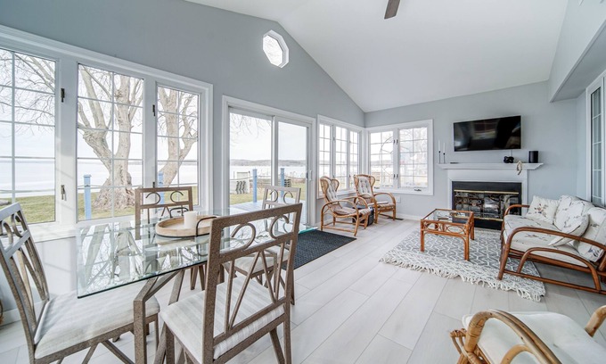 Jamestown West Casa | Waterfront Chautauqua Lake Home w/ Stunning Views