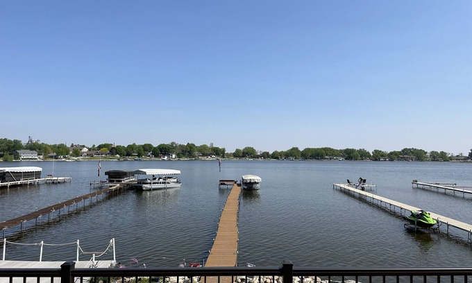 Ventura Casa | Clear Lake Getaway On The Water con muelle privado: caída de precios para 2019