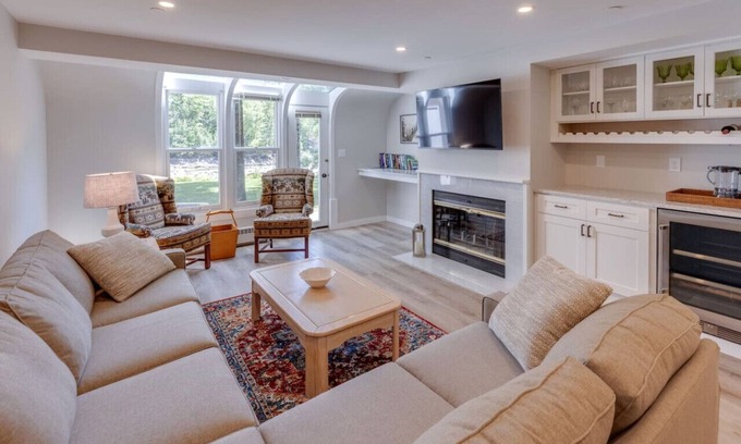Lincoln Casa | Waterfront Condo @ Base of Loon!