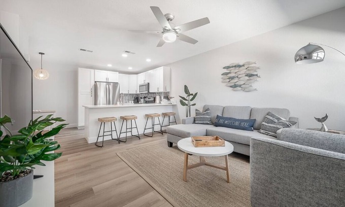 Apollo Beach Condominio | Waterfront Condo in Apollo Beach !