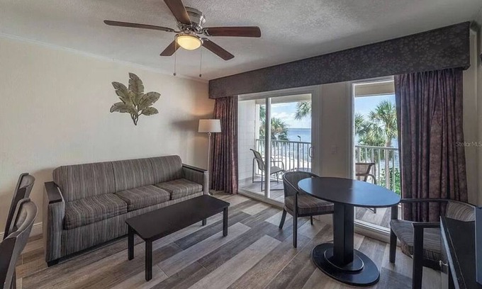 Rocky Point Condominio | Waterfront Condo - Sunset View of Tampa Bay