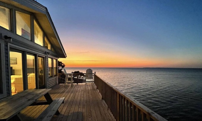 Colington Harbour Cabaña | Waterfront Cottage! With Sunrise and Sunset!