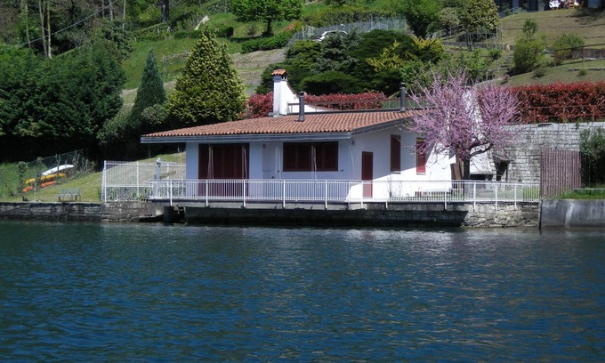 Orta San Giulio Cabaña | Waterfront Cottage en el lago
