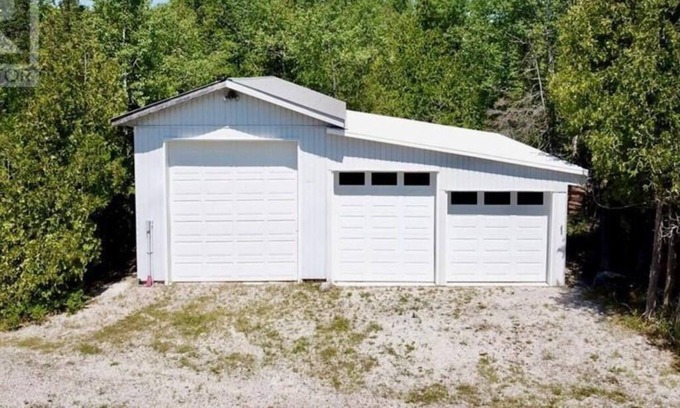 Lion's Head Cabaña | (Waterfront Cottage)Just 25 Minute to Tobermory(Waterfront Cottage)