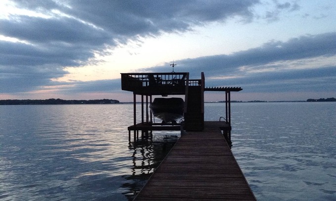 Tool Cabaña | Waterfront Cottage: Calma, Vistas al mar abierto (canoa y kayaks disponibles)
