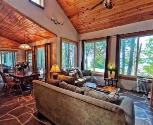 Lion's Head Casa | Waterfront Cottage in Lion's Head