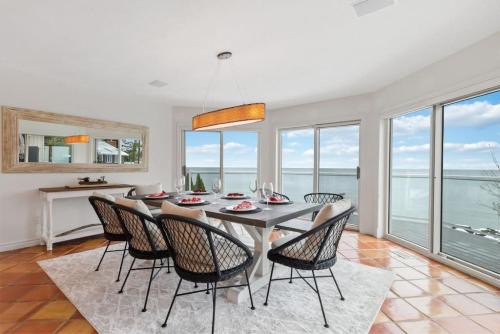 Meaford Casa | Waterfront Cottage on Georgian Bay w Hot Tub