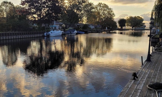 Harwich Cabaña | Waterfront Cottage w/ boat dock
