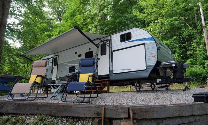 Westview Casa | Waterfront, cozy 2-bedroom camper on Rough River Lake