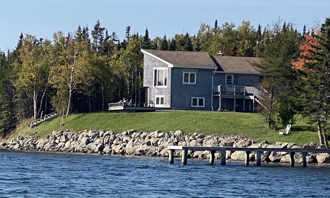 Baddeck Casa | Waterfront Custom Home on Brasdor Lake