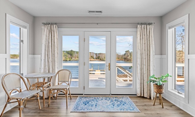 Oriental Casa | Waterfront, Dock, 4-bedroom house in delightful Oriental with AC, WiFi