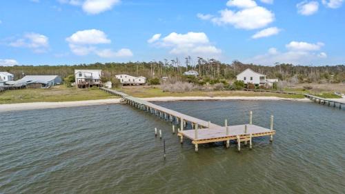 Sealevel Casa | Waterfront Dock Kayaks Ping Pong 3 Bedroom 2 Bathroom