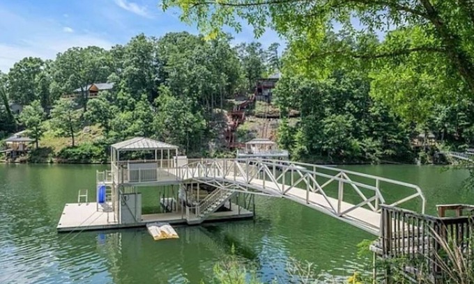 Cullman Casa | Waterfront Double Decker Dock - 5 Bed 3 1/2 Bath Smith Lake House in Cullman AL
