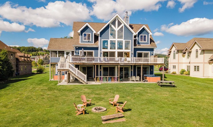 Waterfront Greens Casa | Waterfront Dreams - Lakefront / Golf Area Home w / Piscina cubierta privada