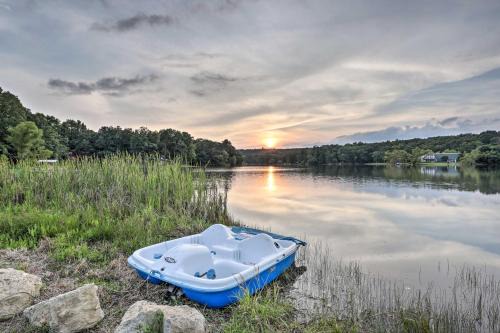 Dunlap Casa | Waterfront Dunlap Cottage Large Yard and Views