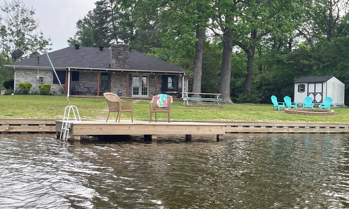 Mount Pleasant Casa | Waterfront Escape! Enjoy quiet, privacy & relaxation in this 3-bedroom retreat!