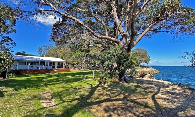 Amity Point Casa | Waterfront Escape in Central Location