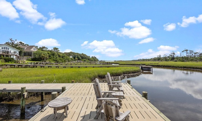 Emerald Isle Casa | Waterfront Escape – Golf Cart, Dock, Kayaks & Stunning Marsh Views