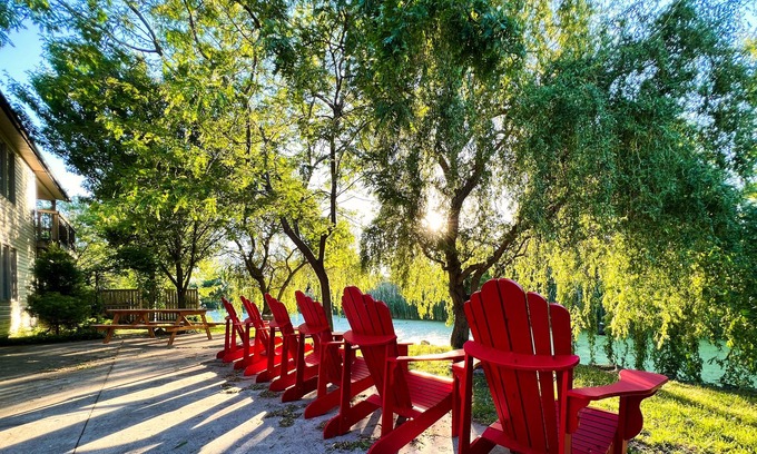 Kingsville Casa | Accessible waterfront oasis, conservation area, wine country, 3 bed, 3 bath