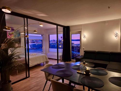Gamle Oslo Apartamento | Waterfront fjord view, home office, 2 BR LUX apt