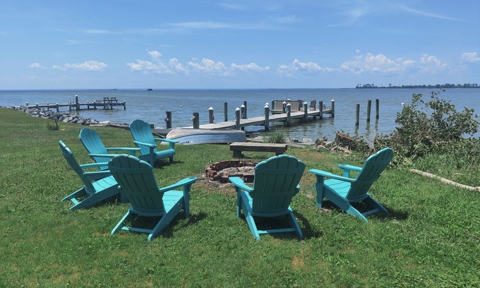 Crocheron Casa | Waterfront Historic "Old Bank" on Hoopers Island