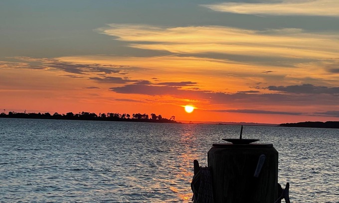 Fishing Creek Casa | Waterfront Historic "Old Bank" on Hoopers Island