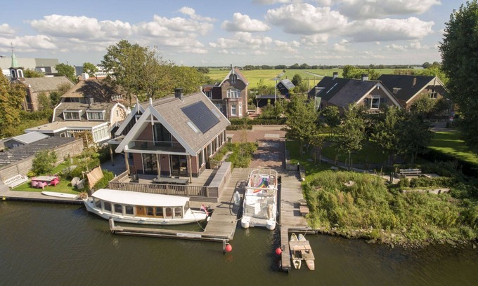Kaag Casa | Waterfront holiday home with its own mooring