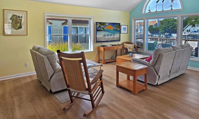 Montego Bay Casa | Waterfront home in Montego Bay! Large rooms and great location with community 2 community pools! Boat and Jet Ski Lift!