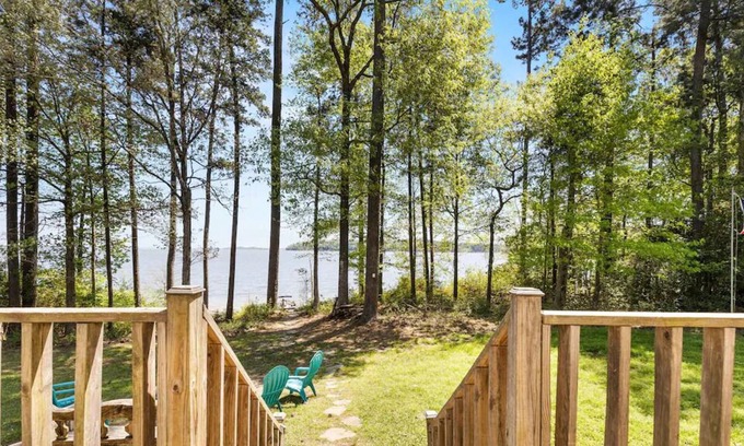Huntington Casa | Waterfront home In Sam Rayburn. Sleeps 10.