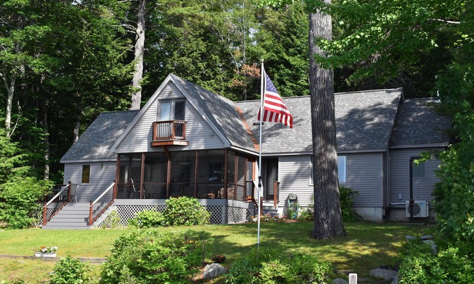 Meredith Casa | Waterfront home sleeping 10 located on Cummings Cove on Lake Winnipesaukee