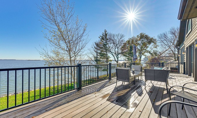 Hayes Casa | Waterfront Home w/ Boat Dock & Deck in Storm Lake!