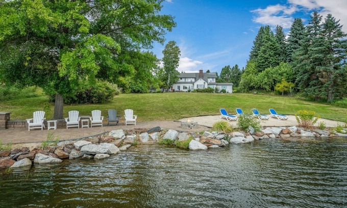 Sandpoint Casa | Sunnyside Estate - Casa familiar frente al mar enorme e histórica en 5 acres. Muelle w / Boat Lift también.