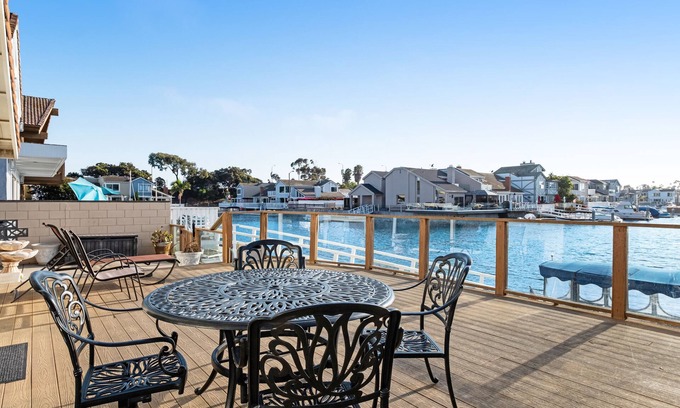 Channel Islands Casa | Casa frente al mar con gran terraza, vistas al puerto y cerca de los sitios