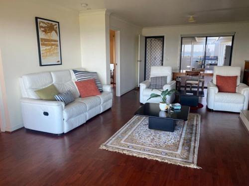 Robertsons Beach Casa | Waterfront Home with stunning views
