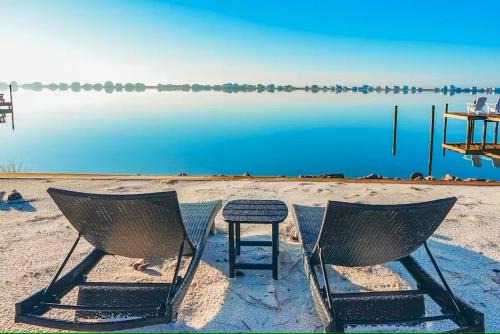 Gulf Shores Casa | Waterfront Home With Private Beach & Hot Tub