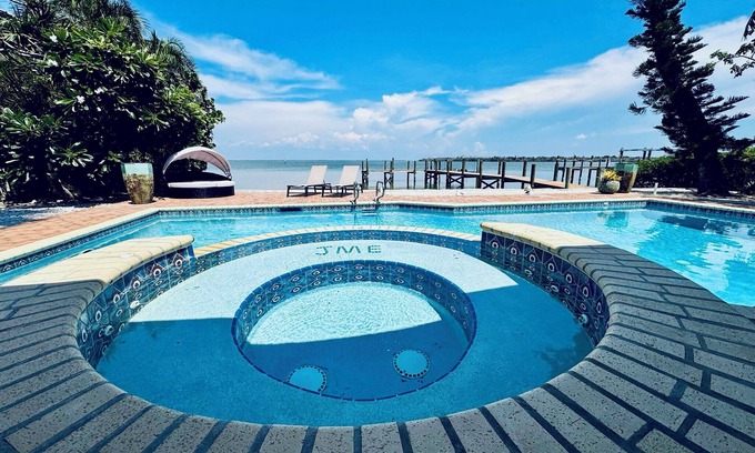Captiva Casa | Waterfront House Best Location! Private deep water dock