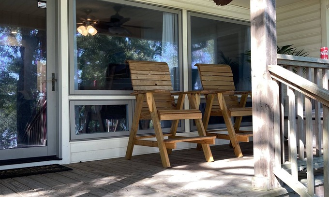 Ogden Casa | Waterfront House with shared dock located on Pages Creek.