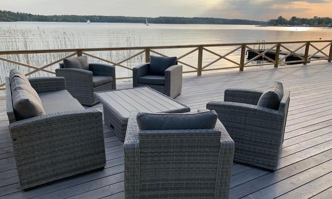 Bromma Casa | Waterfront house with jacuzzi & jetty in Stockholm