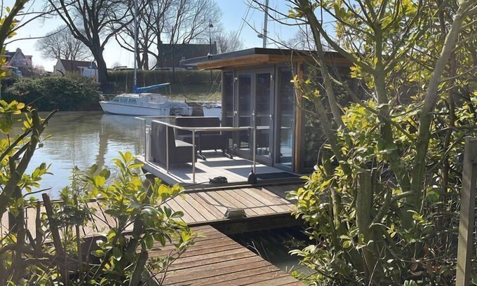 Monnickendam Alquiler De Eote | Casa flotante frente al mar en Monnickendam cerca del centro