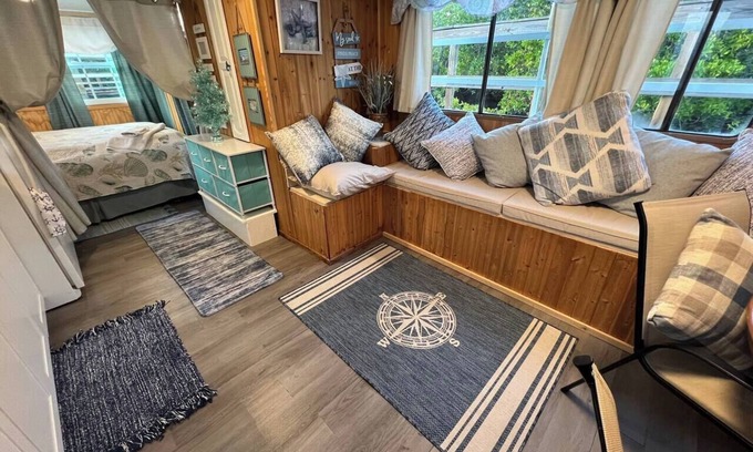 Palmetto Alquiler De Eote | Waterfront Houseboat Oasis at Palm View Marina