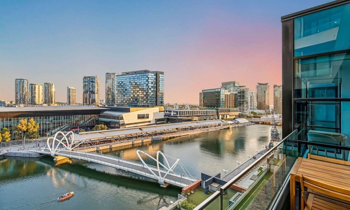 Docklands Apartamento | Waterfront in Docklands Walk to Crown & Marvel