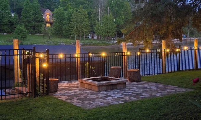 Wasaga Beach Casa | Waterfront in Wasaga Beach (on the Nottawasaga River) perfect for any season!