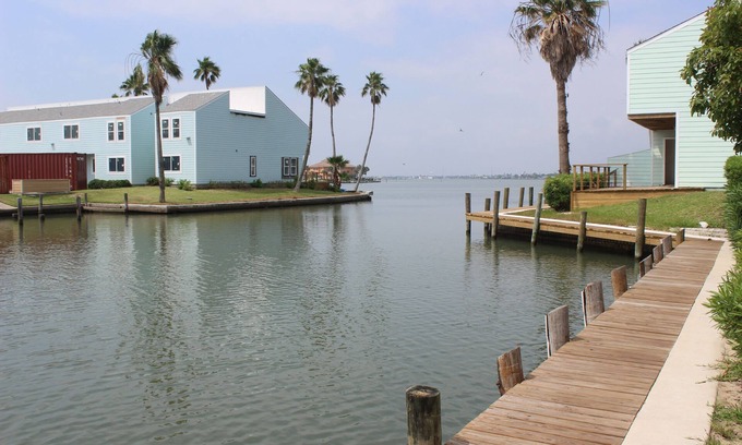 Key Allegro Condominio | Waterfront Key Allegro Condo