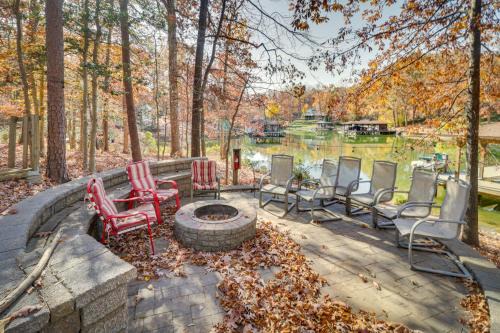 Windwood Coves Casa | Waterfront Lake Anna Home Kayaks and Private Dock