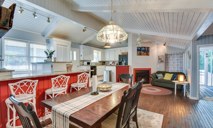 Townville Casa | Waterfront Lake Hartwell Vacation Rental w/ Dock!