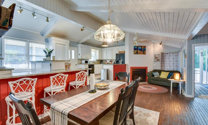 Townville Casa | Waterfront Lake Hartwell Vacation Rental with Dock!