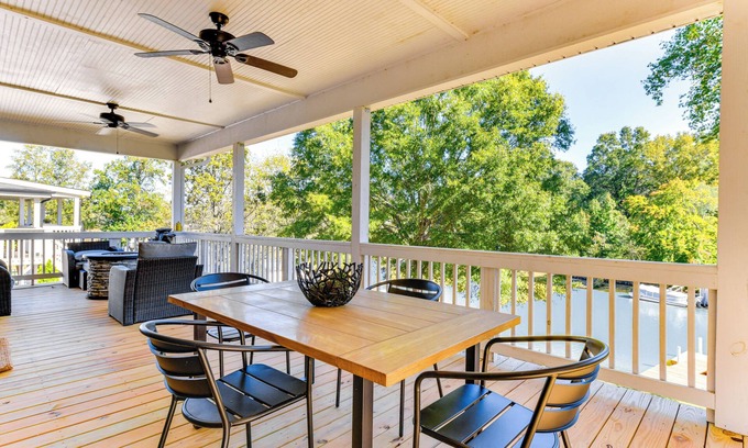 Hickory Casa | Waterfront Lake Hickory Retreat w/ Private Dock!