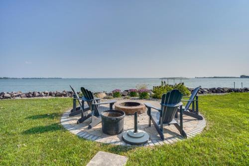 Hamlin County Casa | Waterfront Lake Poinsett Retreat with Fire Pit!